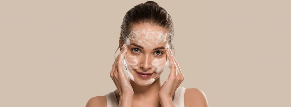 Cómo evitar que se tapen los poros de la piel del rostro